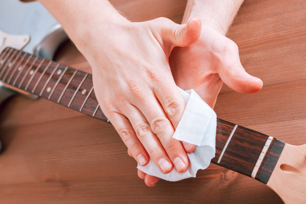 Como Limpar um Violão: Guia Simples e Eficaz para Manter Seu Instrumento Brilhando